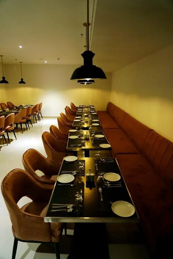 Ark Hotel And Convention Centre Mundur