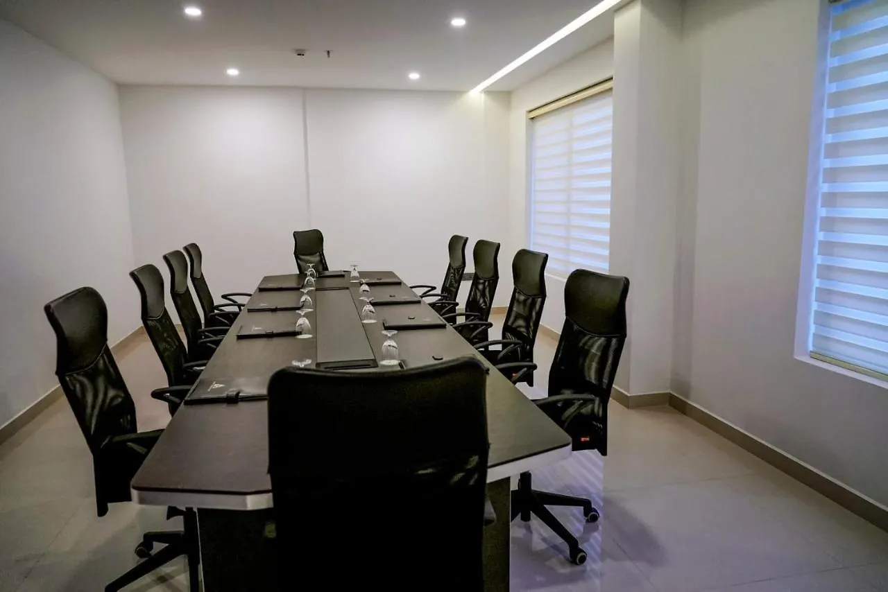 Ark Hotel And Convention Centre Mundur 0*,