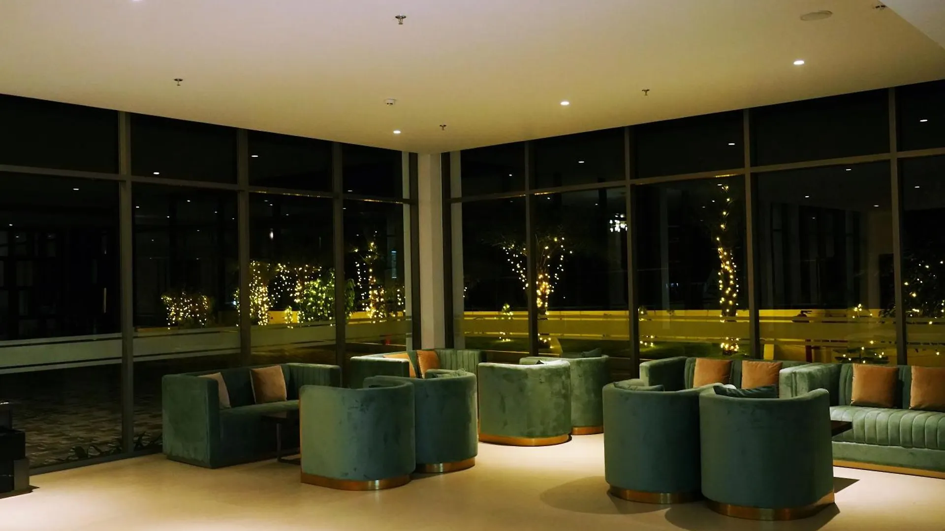 Ark Hotel And Convention Centre Mundur